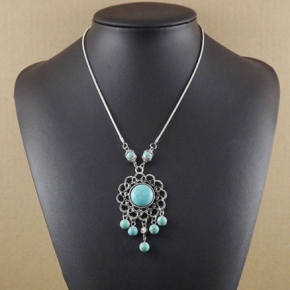 Jewelry - Bohemian Turquoise and Silver Pendant Necklace